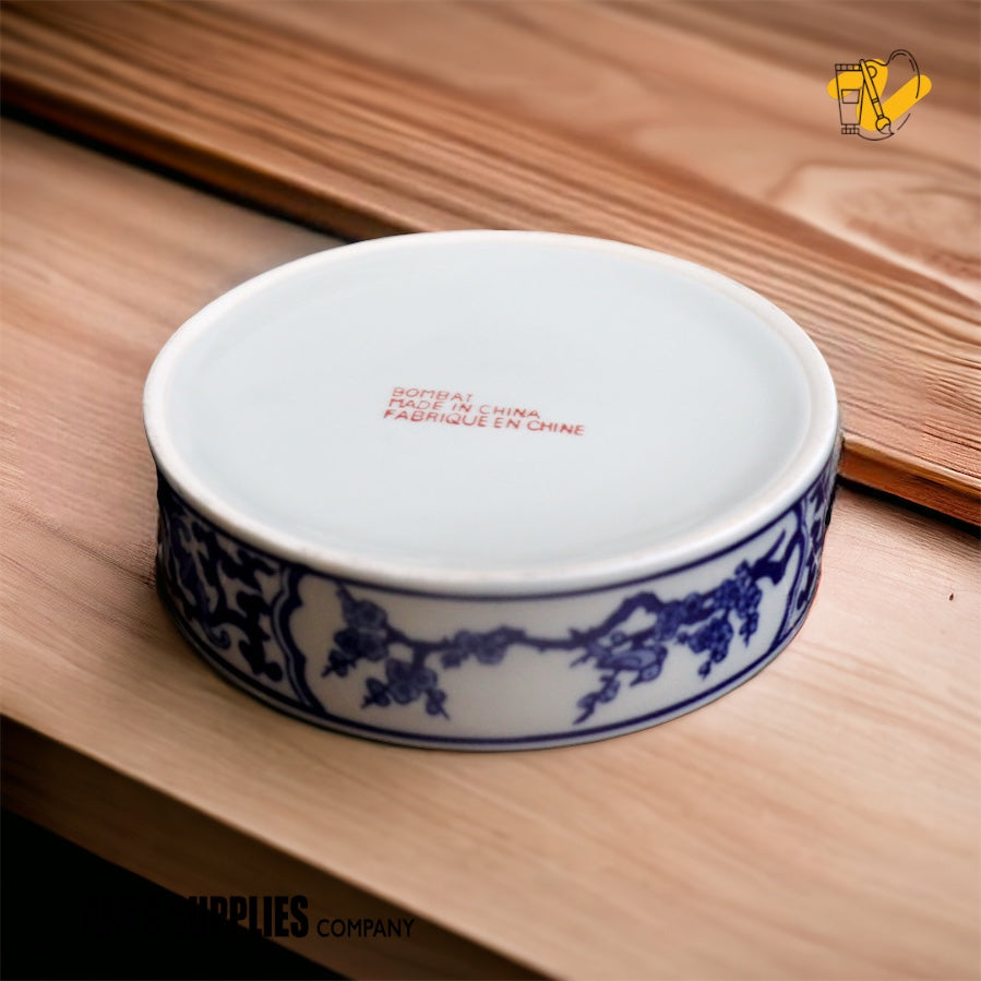 Stacking Containers in Traditional Chinese Painting