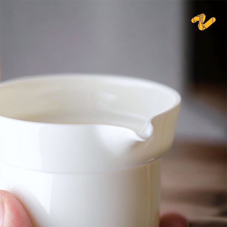 Blanc de Chine Teapot with Infuser and Lid (160ml)