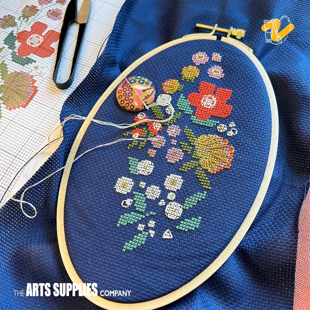 Wooden Embroidery Hoop (Oval)