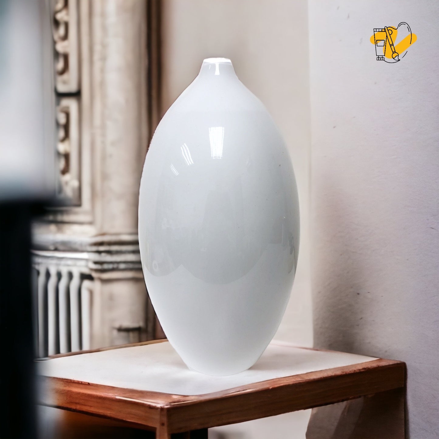 大きなアーモンド型の花瓶