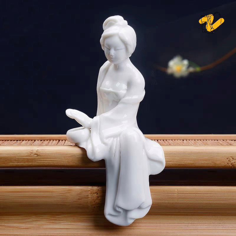 ブラン・ド・シン 中国の女性の置物