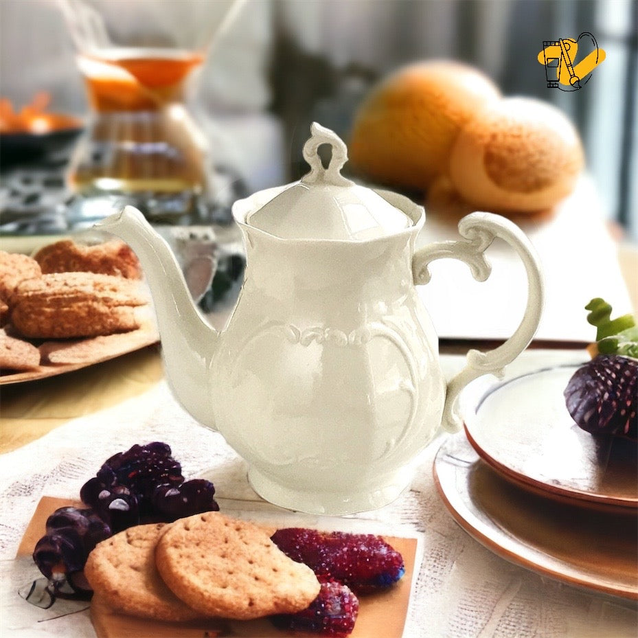 Cream Color Neoclassical Style Teapot (1,300ml)